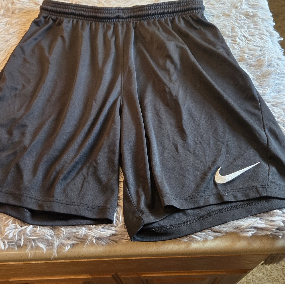 Nike Dri-Fit Black Shorts Size XL - Picture 4 of 10
